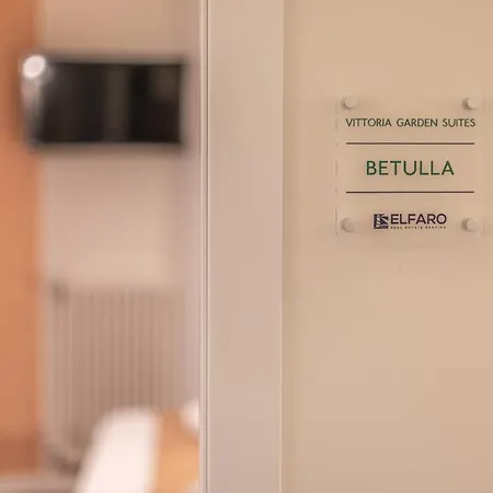 Vittoria Garden ゲストハウス 4*