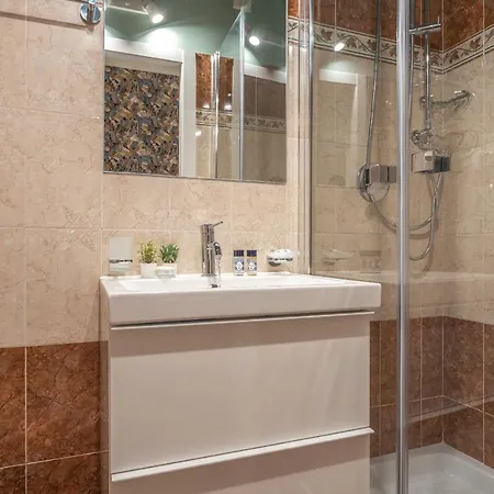 ゲストハウス Vittoria Garden 4*